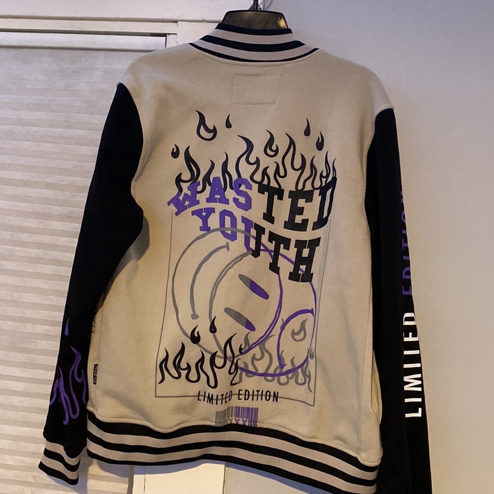 Button Up Jacket. - image 2